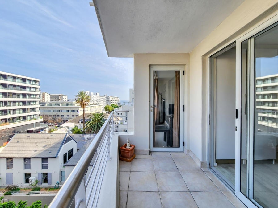 To Let 1 Bedroom Property for Rent in Sea Point Western Cape